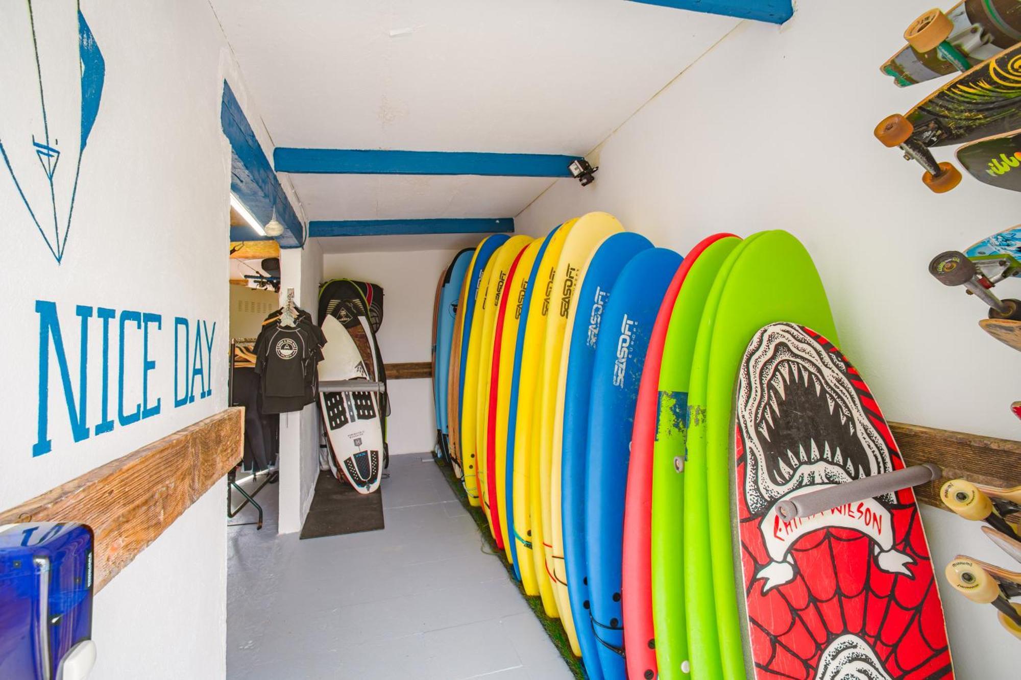 H.A.N.D Surf Hostel Langre  Exterior photo